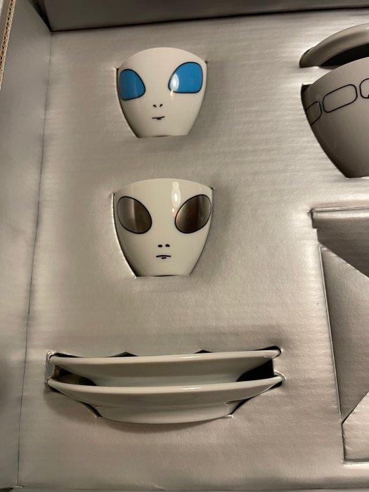 Illy - David Byrne - Koffieservies (4) - Alien cups -, Antiquités & Art, Antiquités | Meubles | Tables