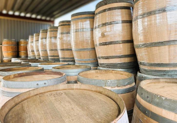 Eikenhouten wijnvaten 225L - regenton - bloembak - eiken, Tuin en Terras, Regentonnen, 150 liter of meer, Met kraantje, Nieuw