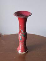 Vase - Porcelaine - Japon - Vase rouge émaillé avec des