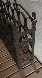 Wijnrek - Mooi massief gesmeed wijnflesrek met ingebedde, Antiek en Kunst