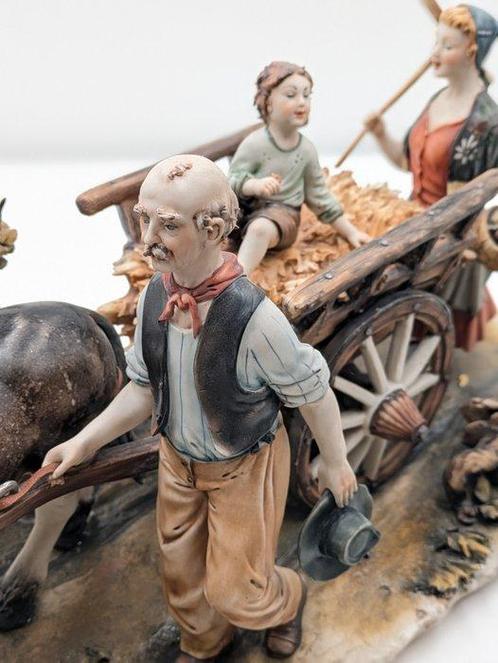 Capodimonte - E. Cavazzin - sculptuur, Famiglia contadina -, Antiek en Kunst, Antiek | Glaswerk en Kristal