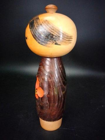 Usaburo Okamoto - Beeldje, mooie vintage sosaku kokeshi ( 31