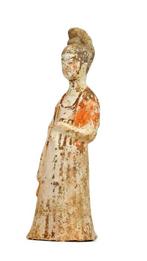 Terracotta Beschilderd aardewerk figuur van een hofdame,