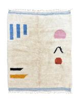 Contemporary Beni M’rirt Rug – Minimalist Elegance in, Antiek en Kunst