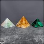 Harmonie des éléments – Pyramides naturelles en malachite,