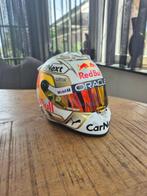Red Bull Racing - Max Verstappen - 2022 - Scale 1/2 helmet, Nieuw