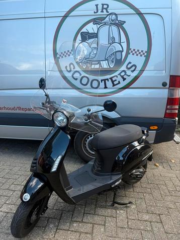 Scooter A Klasse (Geen rijbewijs) beschikbaar voor biedingen