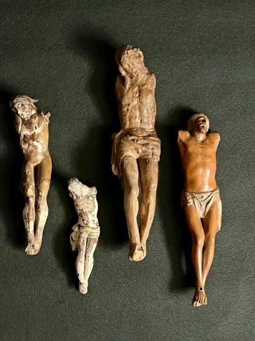 Sculpture, 4 Corpus Christi - 27 cm - Bois, Antiek en Kunst, Kunst | Niet-Westerse kunst