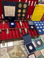 Wereld. Partij diverse munten, penningen, bankbiljetten +, Postzegels en Munten