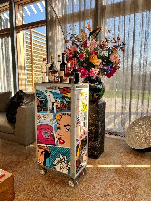 Noboringo Brussels Airlines Pop Art Vliegtuigtrolley -, Antiquités & Art, Antiquités | Assiettes décoratives & Carrelages