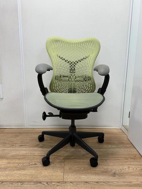 Refurbished Herman Miller Mirra Bureaustoel - Scherpe Prijs, Huis en Inrichting, Bureaustoelen, Bureaustoel, Geel, Zo goed als nieuw