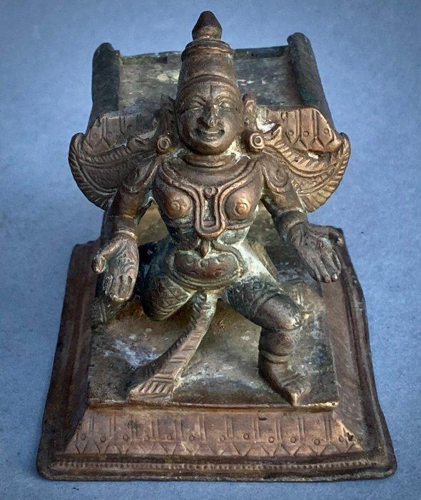 Zeldzaam ritueel steunstuk verbeeldt Garuda, Zuid-India,, Antiquités & Art, Art | Art non-occidental