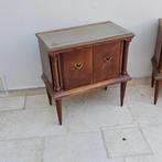 Table de chevet (2) - Bois, Laiton, Verre - gravés et