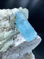 Aquamarine Spécimen - Hauteur : 104 mm - Largeur : 114 mm-
