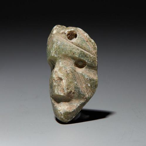 Mixteken, Mexico Jade Hanger in de vorm van een masker. 800, Verzamelen, Mineralen en Fossielen
