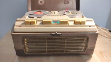 Aristona - 1 Draagbare bandrecorder