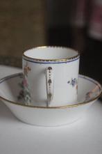 Sevres - Tasse et soucoupe (2) - Porcelaine tendre - Tasse