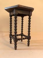Tafel - Hout - oude gebogen benen