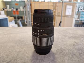 Veiling - Sigma 70-300mm 1:4-5.6 Tele Lens - In Nette Staat beschikbaar voor biedingen