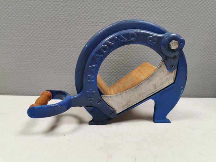 Raadvad - Ove Larsen - Coupe-pain - 294 - Acier, Bois, Fer, Antiek en Kunst, Kunst | Designobjecten