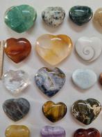 Gros lot avec cœurs, différents minéraux 4,6 - 2,5 cm -