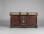 Bargueño - Bronze doré, Bois de violette, Noyer - un cabinet