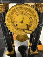 Pendule portique - Marbre - 1850-1900