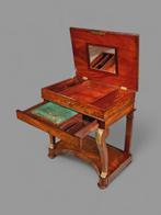 Tafel - Mahonie - toilet-/handwerktafeltje