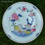 Een Chinees famille rose Pseudo tabaksblad gerecht, bord -