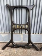 Équipement industriel - Italie - Pieds de table pour machine