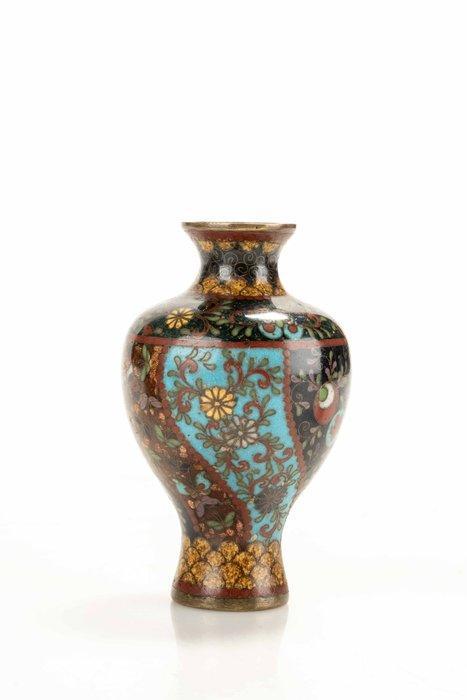Vase - Émail, Un groupe de cinq vases cloisonné travaillés, Antiek en Kunst, Antiek | Overige Antiek