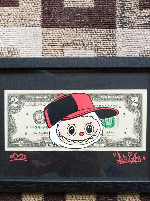 PSiKO - Labubu Red Cap on lucky 2$, Antiek en Kunst, Kunst | Designobjecten