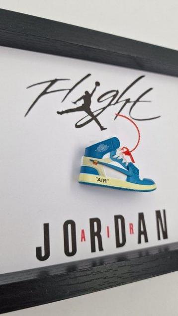 Cadre- Mini Basket « AJ1 Air Jordan 1 Off-White UNC »