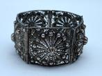 Zilver - Armband - Filigraan opengewerkte manchet, Antiek en Kunst