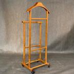 Dressboy - Hout, in de stijl van Reguitti, Antiek en Kunst