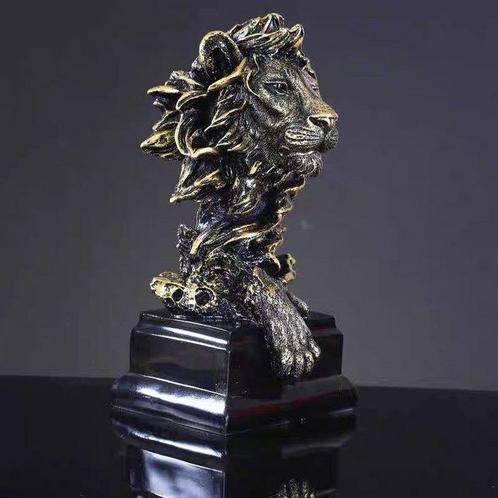 ADO - Figurine - Lion Head Figurine on Pedestal - Résine, Antiek en Kunst, Curiosa en Brocante