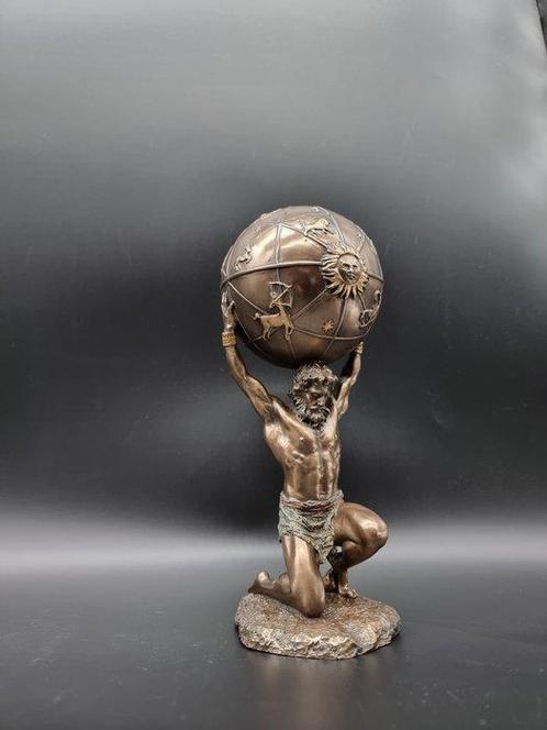Statue, Atlas Weight of The World Greek God - 20 cm -, Antiek en Kunst, Curiosa en Brocante