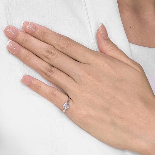 Ring - 18 karaat Witgoud - 0.92ct. tw. Diamant (Natuurlijk), Handtassen en Accessoires, Ringen