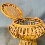 Mand - Bamboe, in de stijl van Vittorio Bonacina