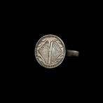 Middeleeuws Zilver Zegelring met gotisch M monogram, Antiek en Kunst
