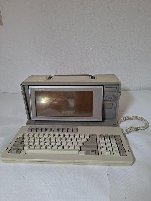 Sharp PC-7000 - Laptop - With original Sharp laptop bag, Games en Spelcomputers, Spelcomputers | Overige Accessoires