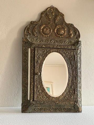 Miroir- Il jette avec deux pinceaux  - Verre, Bois, Laiton -