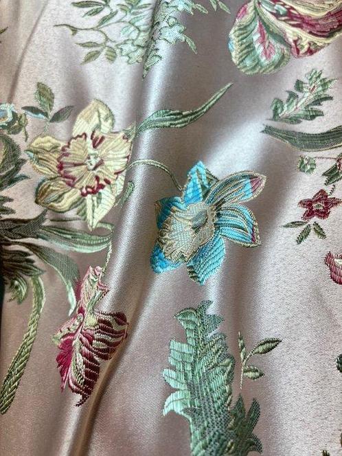 San Leucio - tissu damassé rose pâle fleurs de Versailles, Antiek en Kunst, Curiosa en Brocante