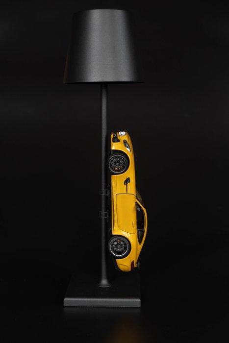 Unieke OMW-AMG-GT1 draadloze lamp met de Mercedes-Benz AMG, Antiek en Kunst, Kunst | Designobjecten