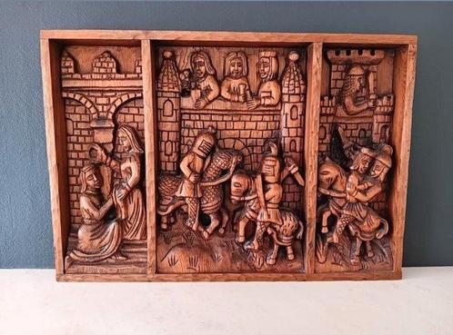 Gebeeldhouwd houten drieluik bas-reliëf -, Antiek en Kunst, Curiosa en Brocante