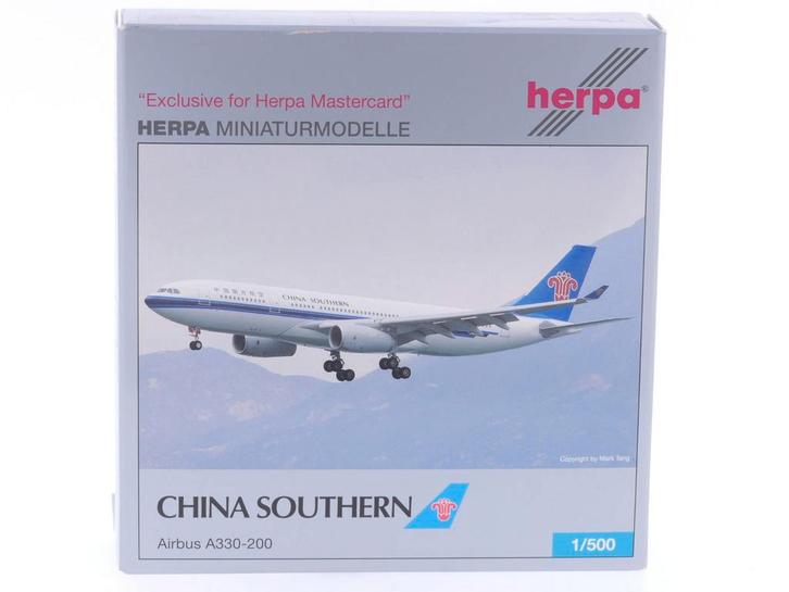 Schaal 1:500 Herpa 514583 China Southern Airbus A330-200..., Hobby en Vrije tijd, Modelbouw | Vliegtuigen en Helikopters, Zo goed als nieuw