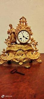 Figurale pendule - Messing, Zinklegering - 1850-1900