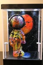 RichART - Astronaute version POP dans sa vitrine / showcase, Antiek en Kunst