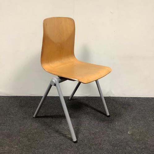 Tweedehands pagholz schoolstoel, stapelstoel, zithoogte 44, Huis en Inrichting, Stoelen, Gebruikt, Eén, Hout