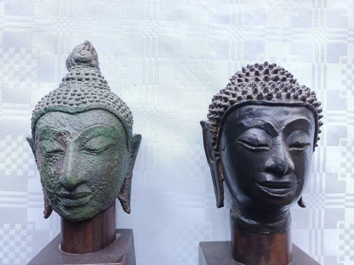 2x Hoofd van Boeddha - Ayutthaya-periode - Thailand, Antiek en Kunst, Kunst | Niet-Westerse kunst
